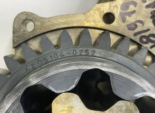 MAN Motorölpumpe OEM 51051035037 - Gebraucht image 5