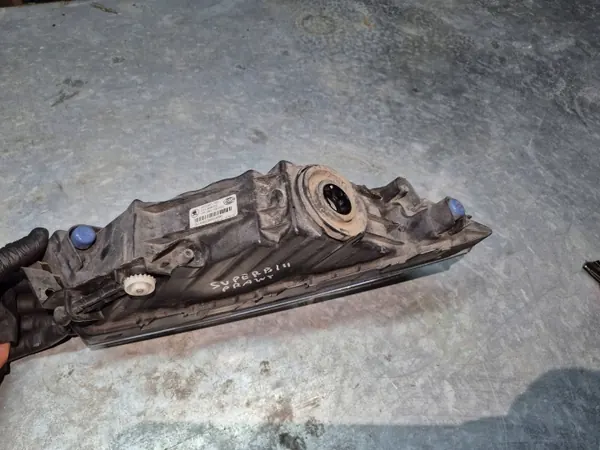 Faro Halógeno Derecho Usado OEM 3V0941700 para Skoda image 4