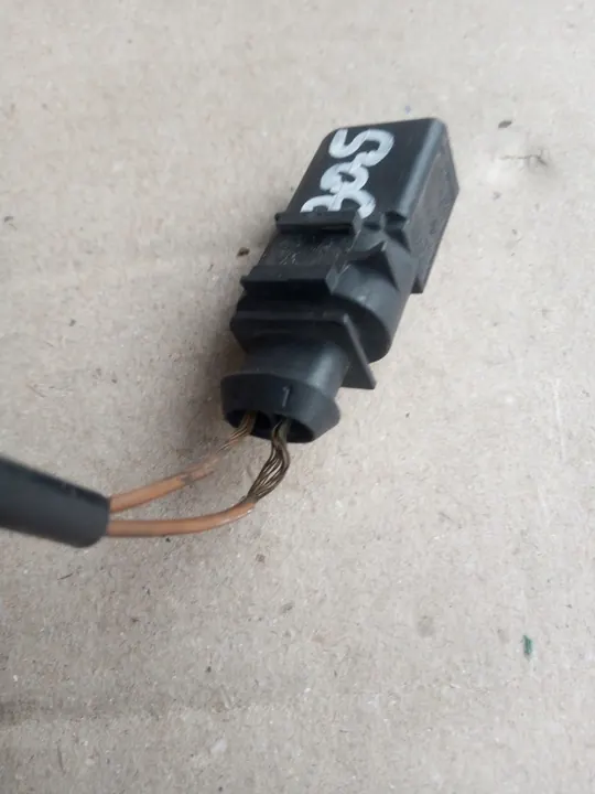 Audi A4 Motorhuv Lock Mikrobrytare 8E0953236 image 3