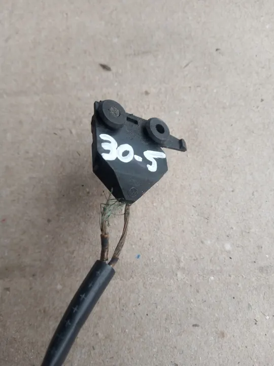 Audi A4 Motorhuv Lock Mikrobrytare 8E0953236 image 4