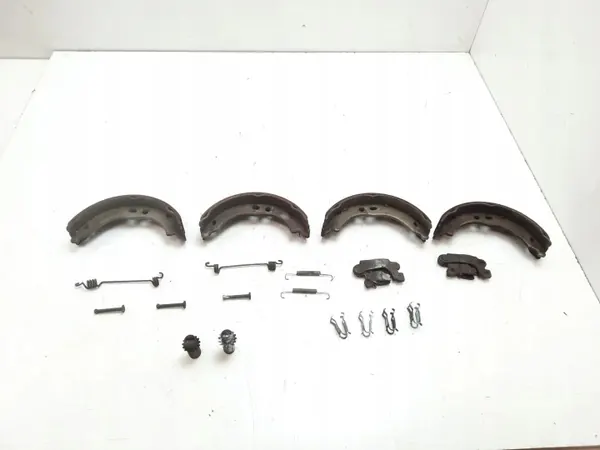Fiat Ducato Handbremsbacken OEM MAM63281 image 2