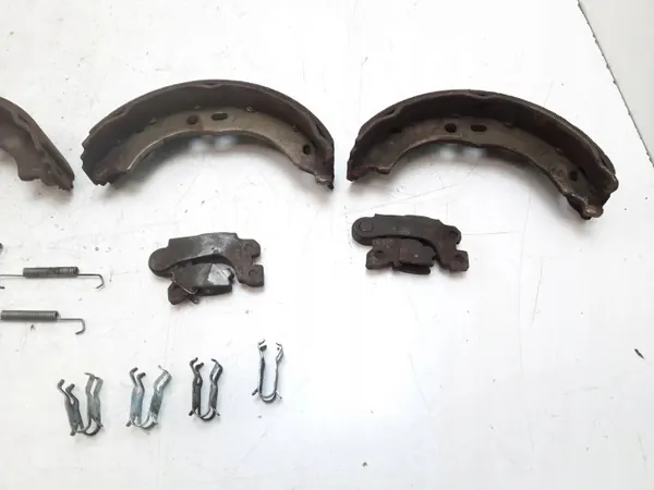 Fiat Ducato Handbremsbacken OEM MAM63281 image 3