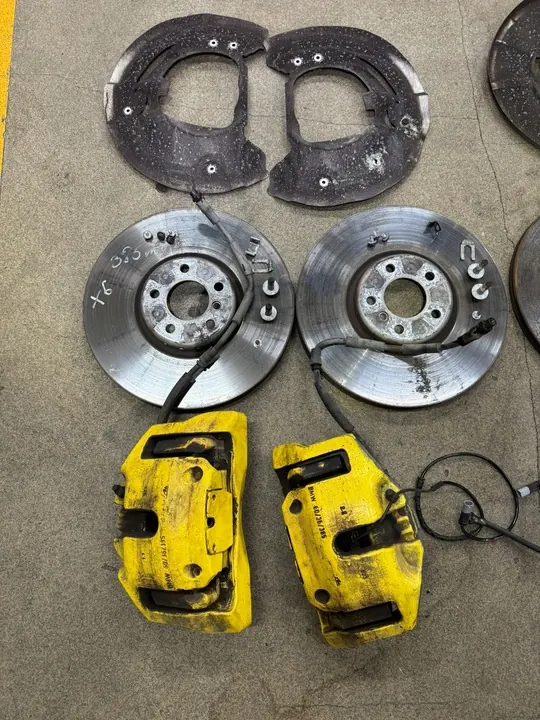 Discos de Freio Pastilhas BMW X5 E70 X6 E71 OEM 6875283 6875284 6889585 image 2