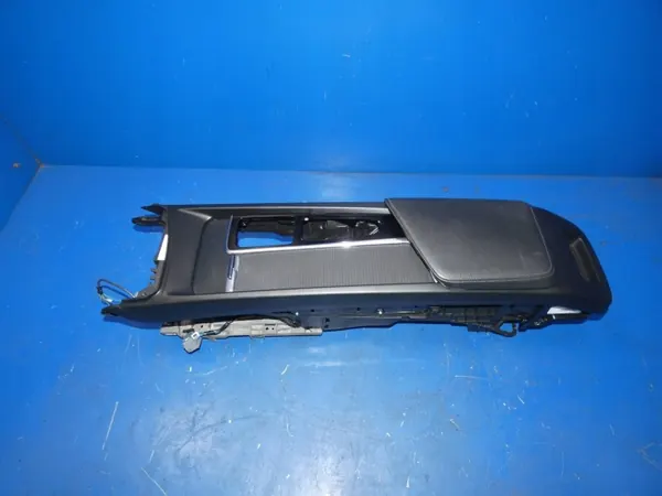 Volvo V60 II S60 III middenconsole armsteun OEM MIJ46264 image 4