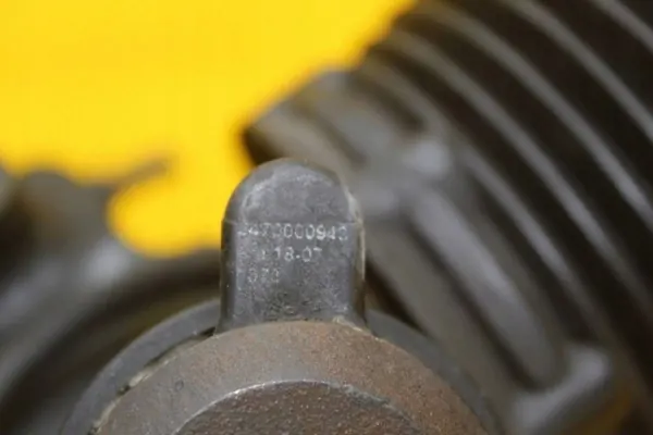 Porsche OE 7L5616040 Höger fram luftfjädring Begagnad image 6