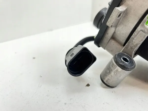 Bomba de aire secundaria Porsche 911 997 OEM 99760520400 image 3