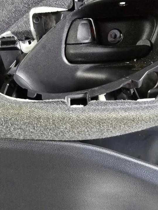 Toyota Yaris vänster framdörrsskinn OEM 67620K0100 image 6
