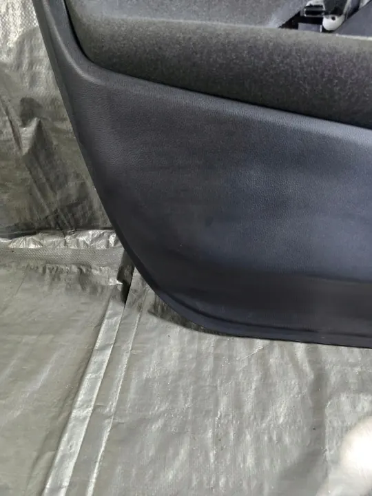 Toyota Yaris vänster framdörrsskinn OEM 67620K0100 image 8