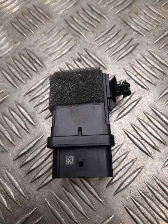 Relais Ford Mustang Mach-E 2022 OEM NU5T13B224AC image 2