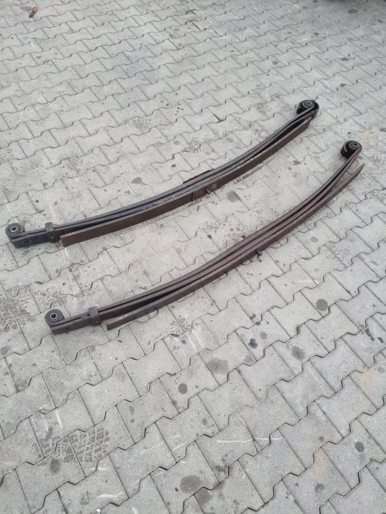 Etujousi 3-lehti OEM PRZÓD 3-PIÓROWY Renault Midlum image 2