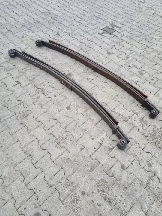 Etujousi 3-lehti OEM PRZÓD 3-PIÓROWY Renault Midlum image 3