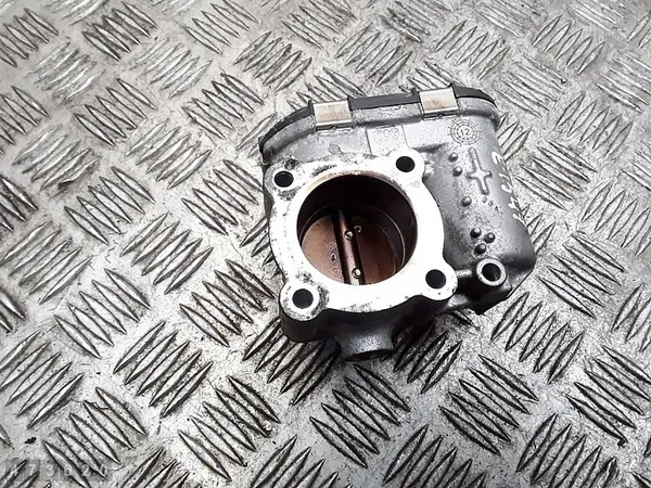 Corps de papillon Fiat Doblo 2015 image 5