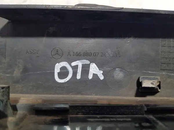 Rejilla de parachoques cromada izquierda LED Mercedes ML W166 image 7