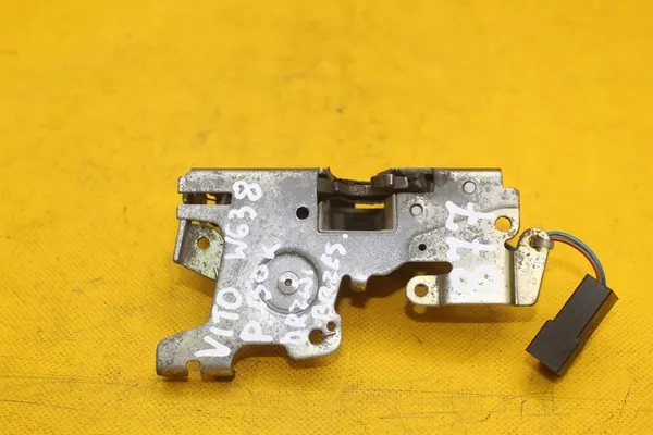 Mercedes-Benz Dörrlås A6387300335 image 2