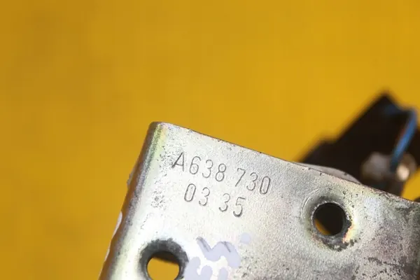 Mercedes-Benz Dörrlås A6387300335 image 6