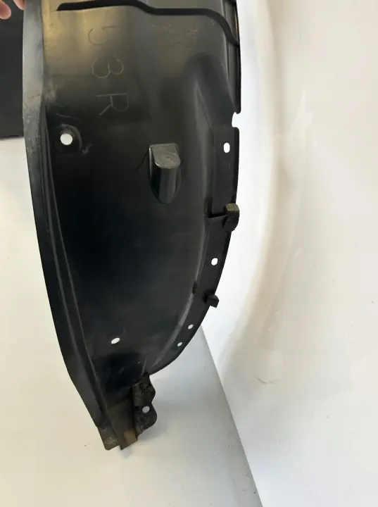 Oikea etulokasuoja Suzuki Swift MK8 OEM 72321-53R01 image 3