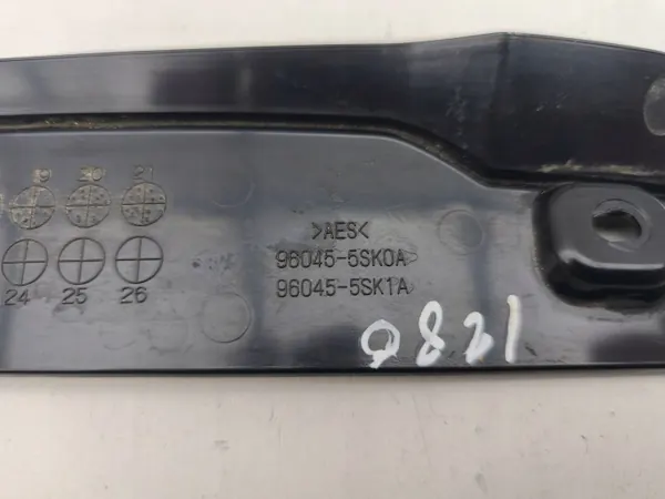 Nissan Leaf II Heck-Sprühdüse OEM 960455SK0A image 7