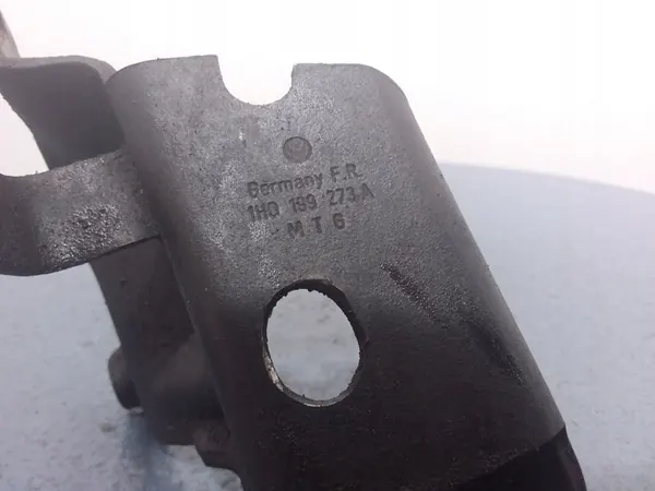 VW GOLF III 1.9D Supporto Motore 1H0199273A image 5