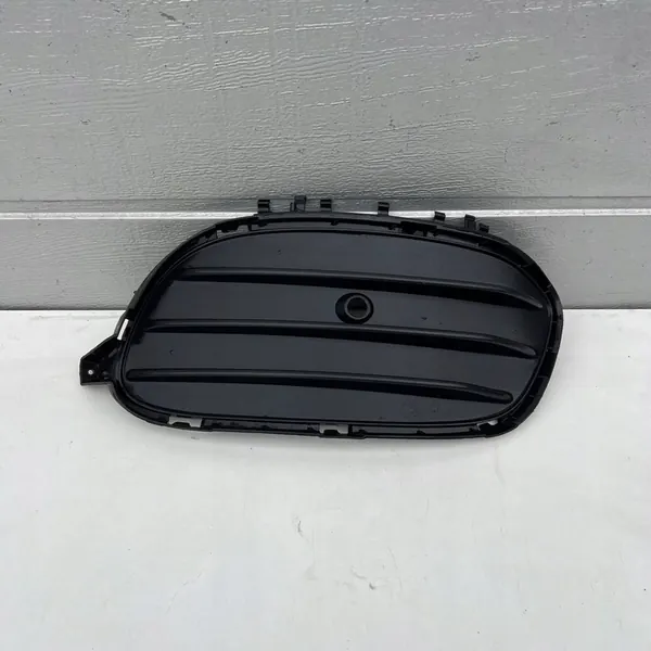 MERCEDES W156 REJILLA PARACHOQUES DELANTERA A1568856800 image 2