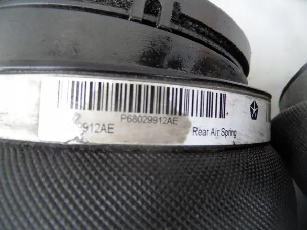 Luftfjädring OEM P68029912AE Bak Jeep image 4