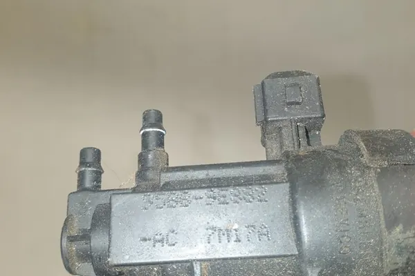 Válvula EGR FORD FOCUS TURNIER 1.8L diesel 1999 OEM 98AB9E882AA image 5