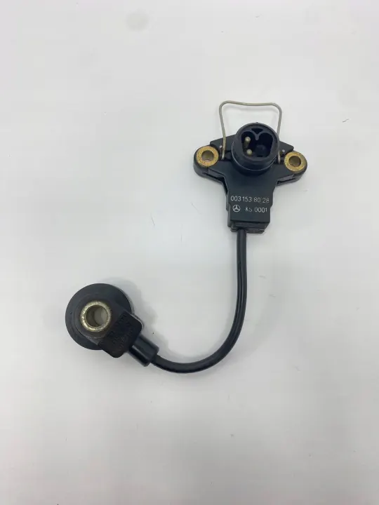 Sensor de golpeteo OEM 0031538028 Mercedes W124 M111 image 2