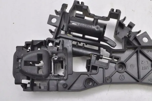 Cupra Leon Türgriffhalterung OEM 5H0837885C Links Vorne image 8