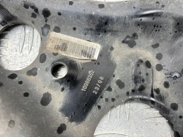 MG4 Vorderer Querlenker links/rechts OEM 10890868 10986352 image 3