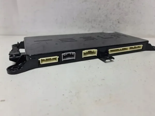Contrôleur Porte Avant Droit Tesla X OEM 1043900-10-E image 4