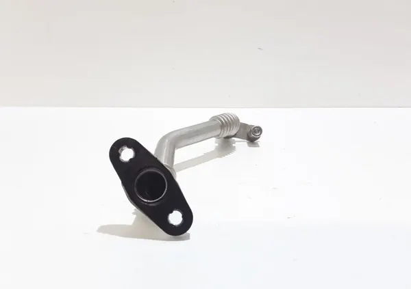 BMW F10 M5 F12 M6 E70 E71 Oljeturbo Rör image 5