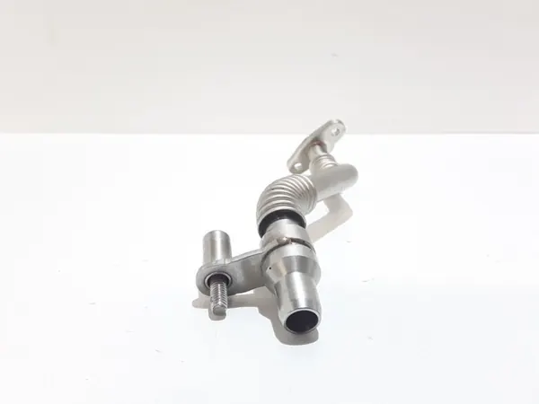 BMW F10 M5 F12 M6 E70 E71 Oljeturbo Rör image 6