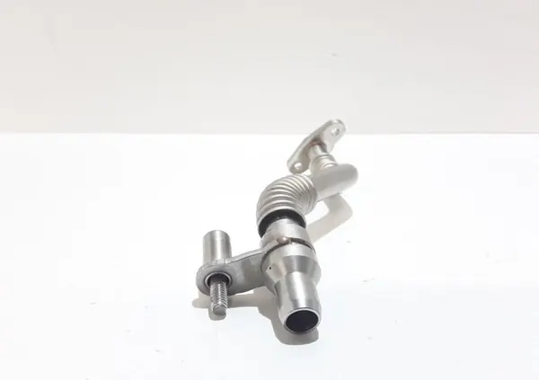 BMW F10 M5 F12 M6 E70 E71 Oljeturbo Rör image 7