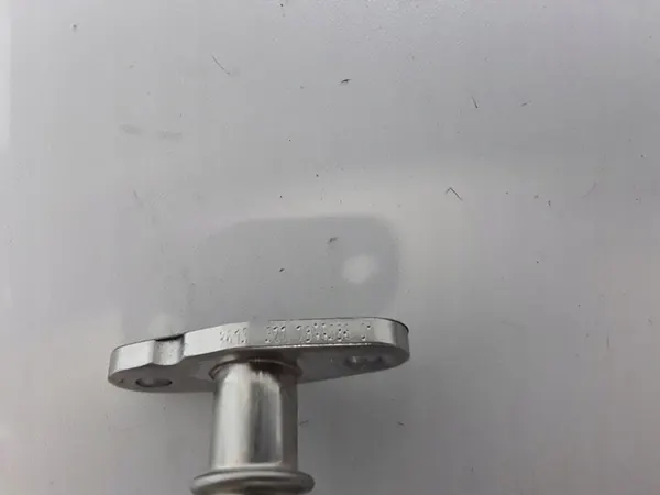 BMW F10 M5 F12 M6 E70 E71 Oljeturbo Rör image 8