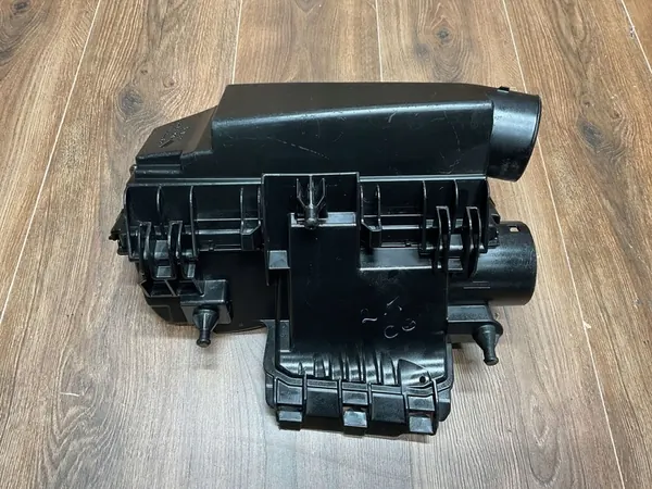 Ilmansuodattimen kotelo MERCEDES-BENZ C (W204) A2710940304 image 6