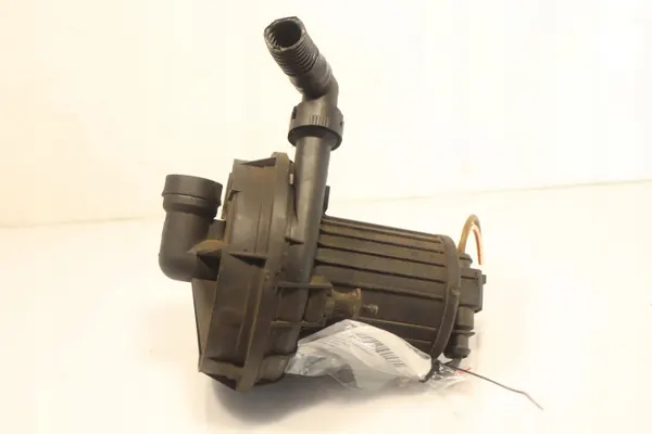 Bomba de aire secundario Audi usado A3 8L 1.6 image 5
