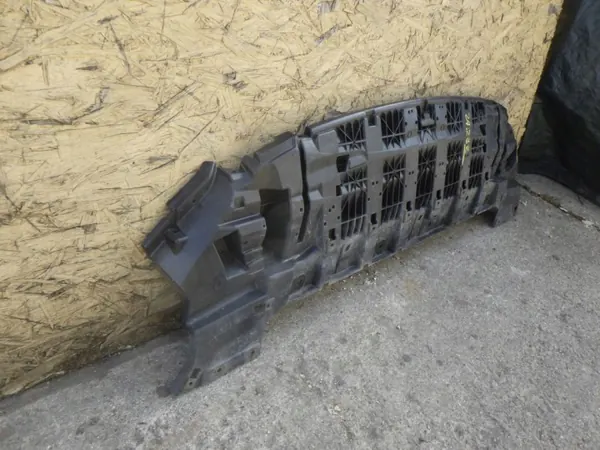 Ford Kuga MK2 puskurilevyn kansi OEM FV44-A8B384-A image 3
