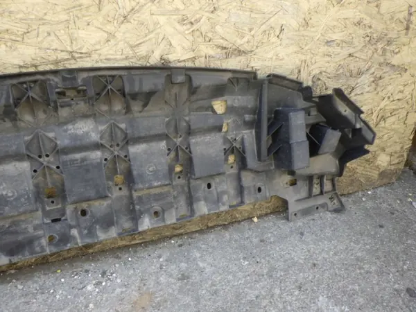 Ford Kuga MK2 puskurilevyn kansi OEM FV44-A8B384-A image 4