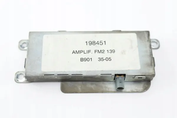 Maserati Quattroporte V antennförstärkare OEM 198451 image 2
