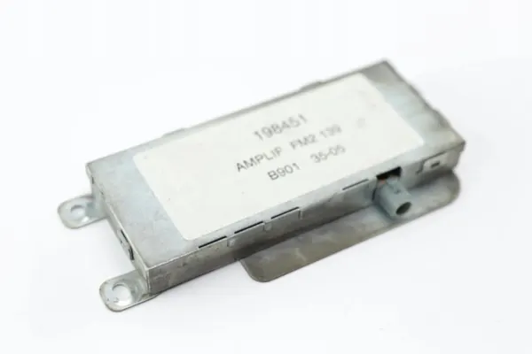 Maserati Quattroporte V antennförstärkare OEM 198451 image 3
