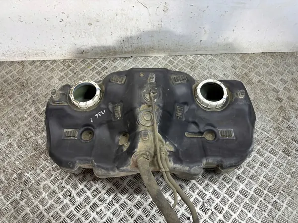 Tanque combustível Toyota GT 86 OEM 420130CA000 - Usado image 2