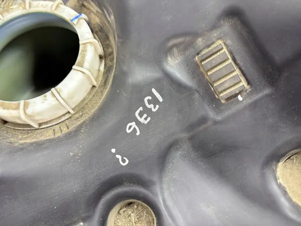 Tanque combustível Toyota GT 86 OEM 420130CA000 - Usado image 6