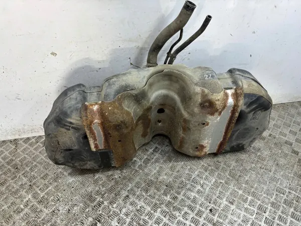 Tanque combustível Toyota GT 86 OEM 420130CA000 - Usado image 8