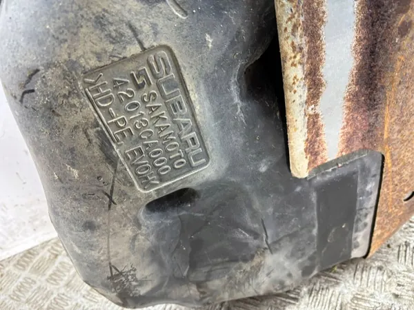 Tanque combustível Toyota GT 86 OEM 420130CA000 - Usado image 9