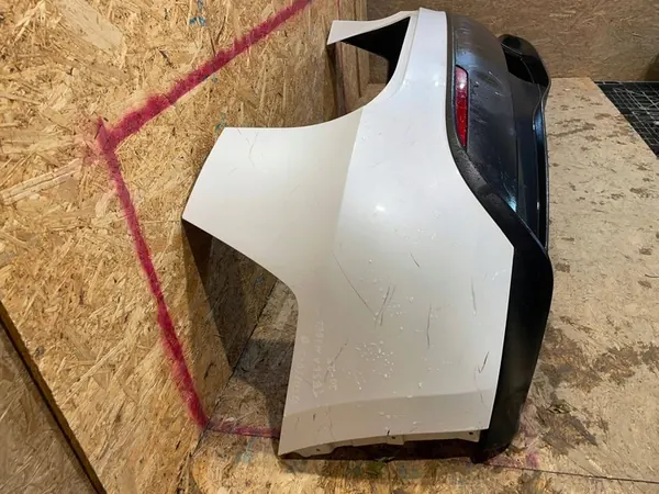 Paraurti posteriore Tesla Model Y 2020-2025 image 2
