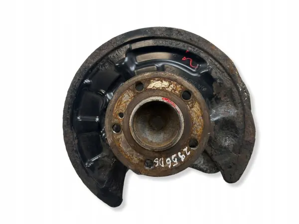 Mercedes-Benz Cubo Rueda Trasera OEM 2460406 - Usado image 2
