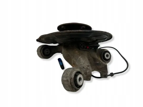 Mercedes-Benz Cubo Rueda Trasera OEM 2460406 - Usado image 5