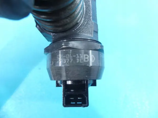 Bomba inyección OEM 0414720038 usada 1.9 TDI image 3