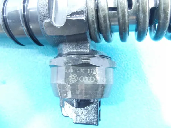Bomba inyección OEM 0414720038 usada 1.9 TDI image 4