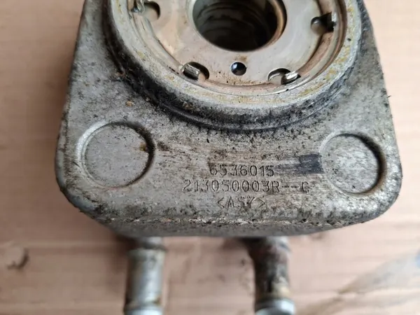 Öljynjäähdytin OEM 213050003R Renault Megane Scenic III:lle image 5