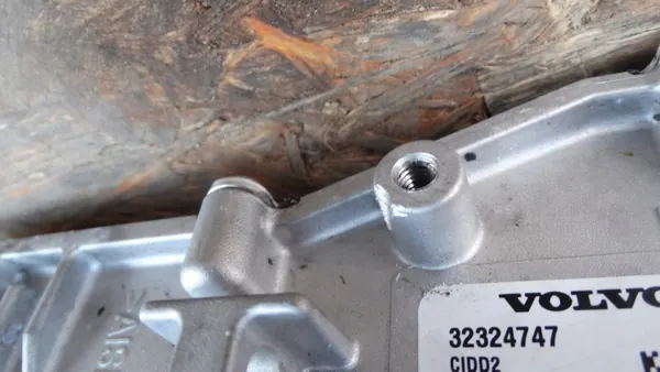 Inversor Volvo XC40 OEM 32324747 - Usado image 4